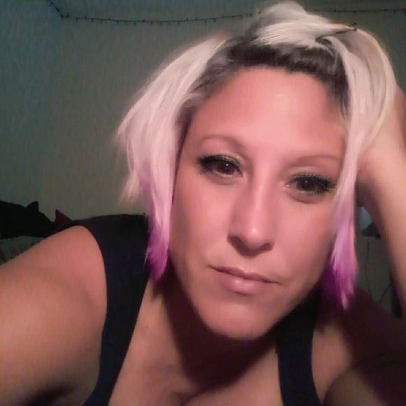 Meet your Posher, April - Picture 1 of 1